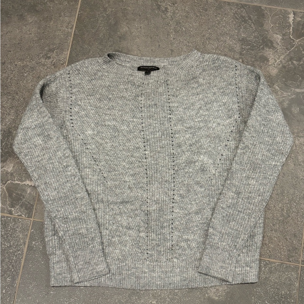Banana Republic Light Gray Crewneck Sweater
